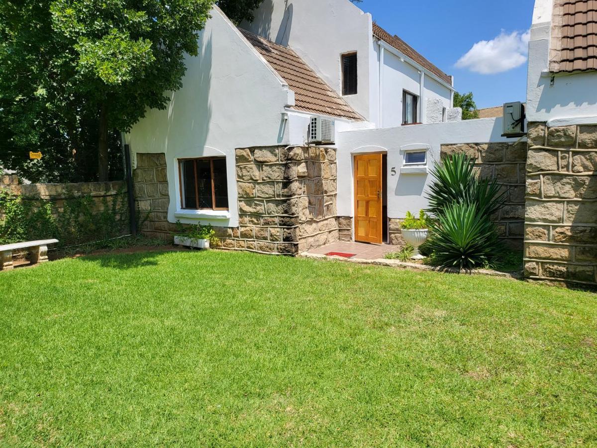 Sandstone Kroonstad Εξωτερικό φωτογραφία